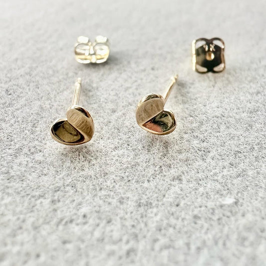 9k Gold Heart Studs