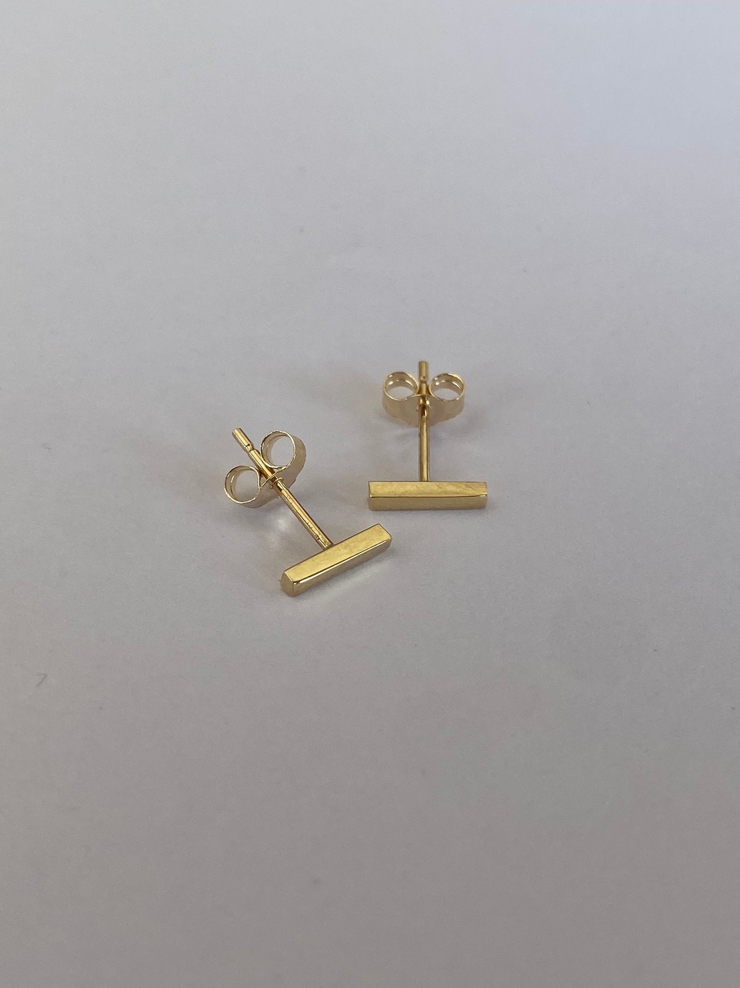 9k Gold Bar Studs