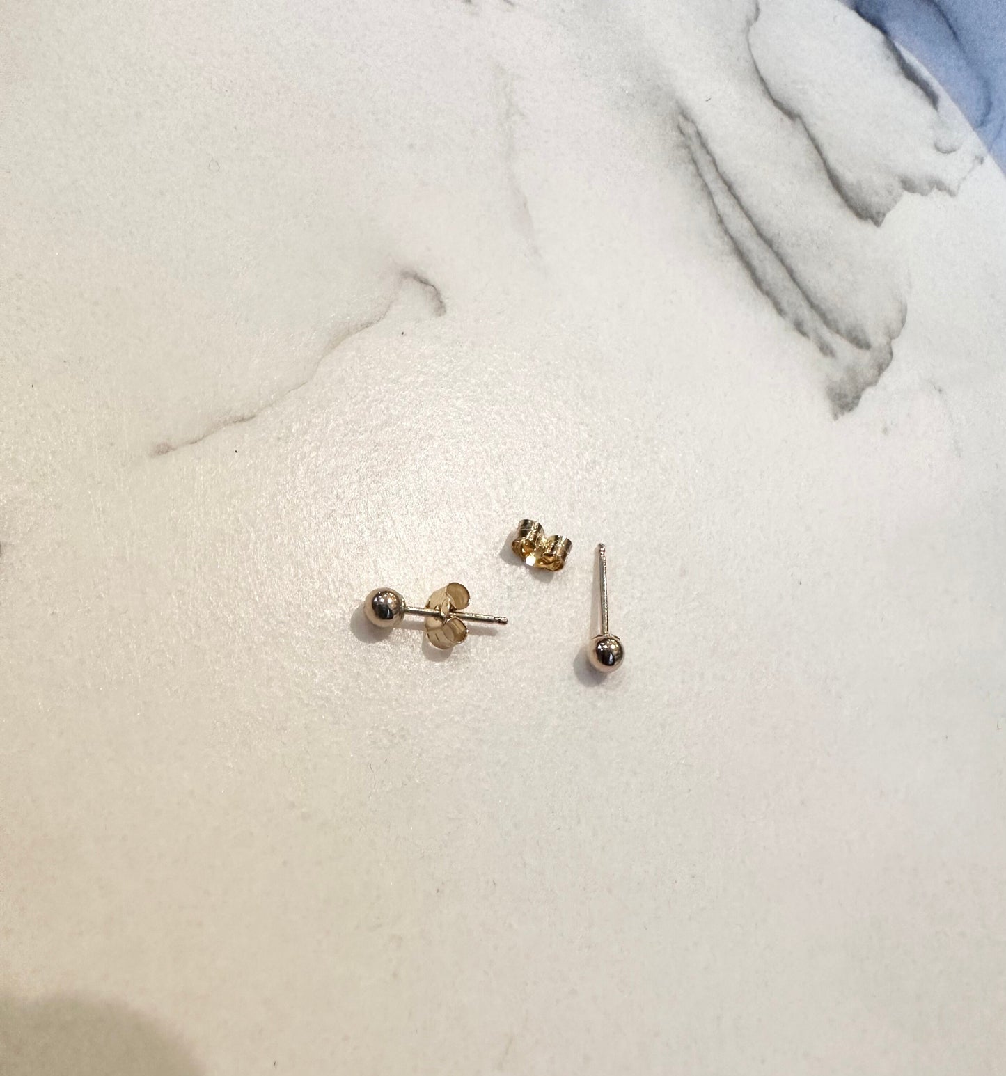 9 Karat Gold Sphere Studs: 3mm Polished Gold Earrings