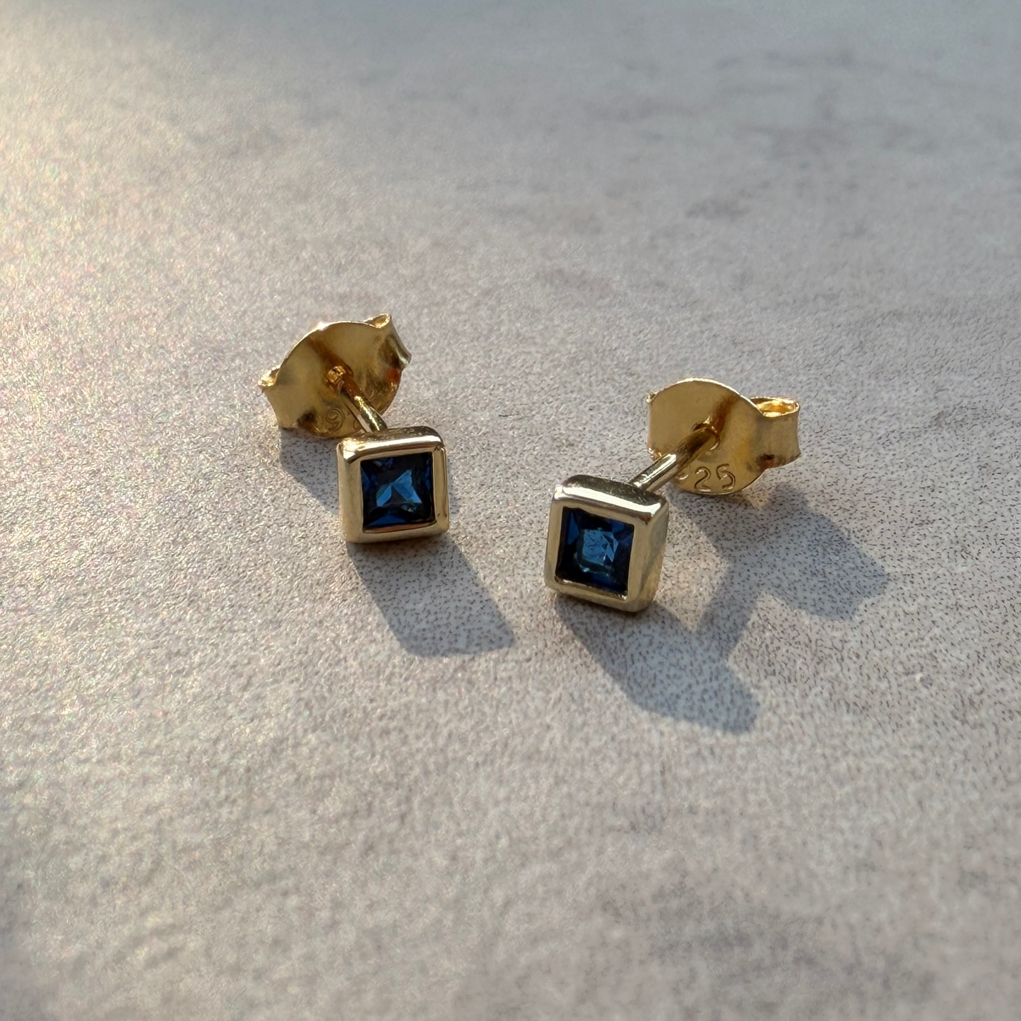 Saphir Studs