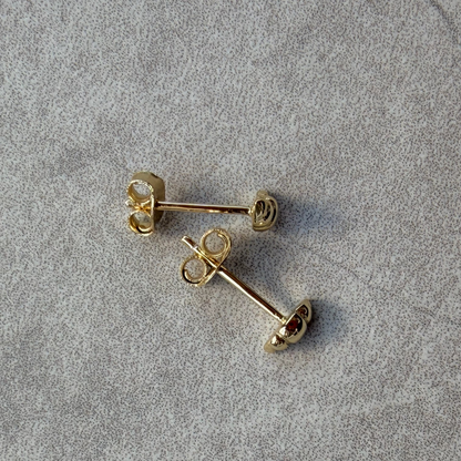 Café Croissant Studs in Gold