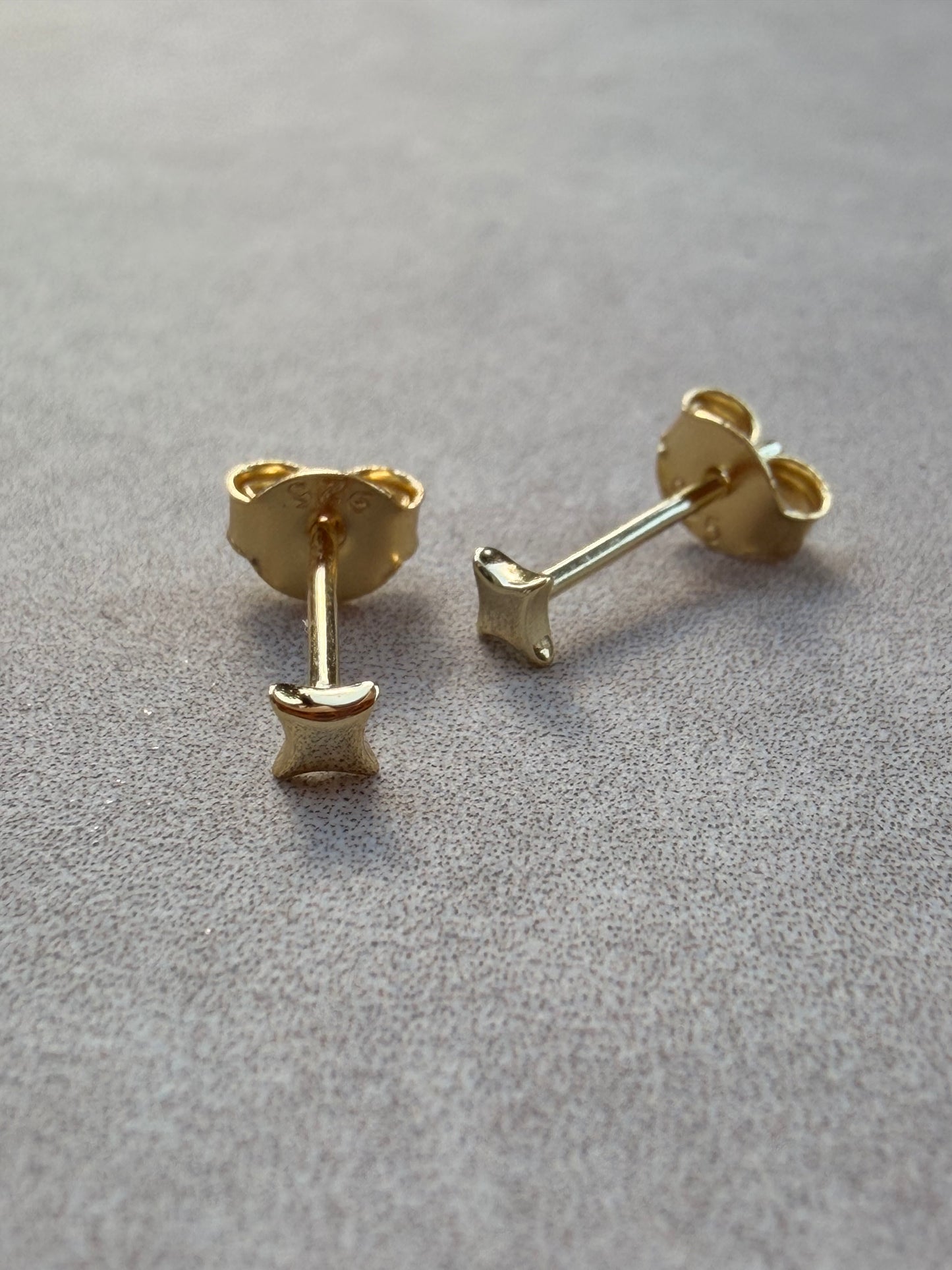 Lumi Studs in 14ct Gold