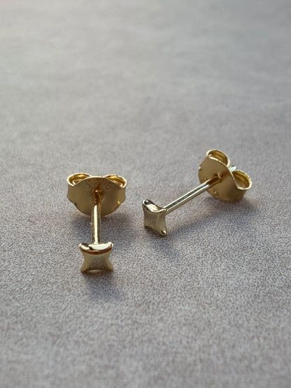 Lumi Studs in 14ct Gold