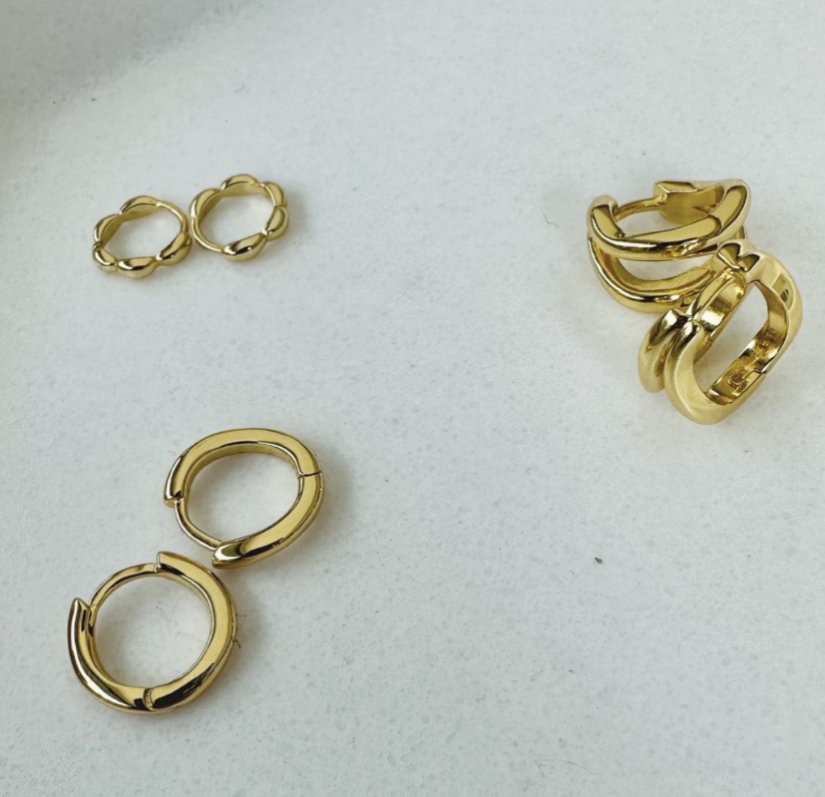 Double huggies: 14ct Gold
