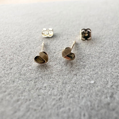 9k Gold Heart Studs