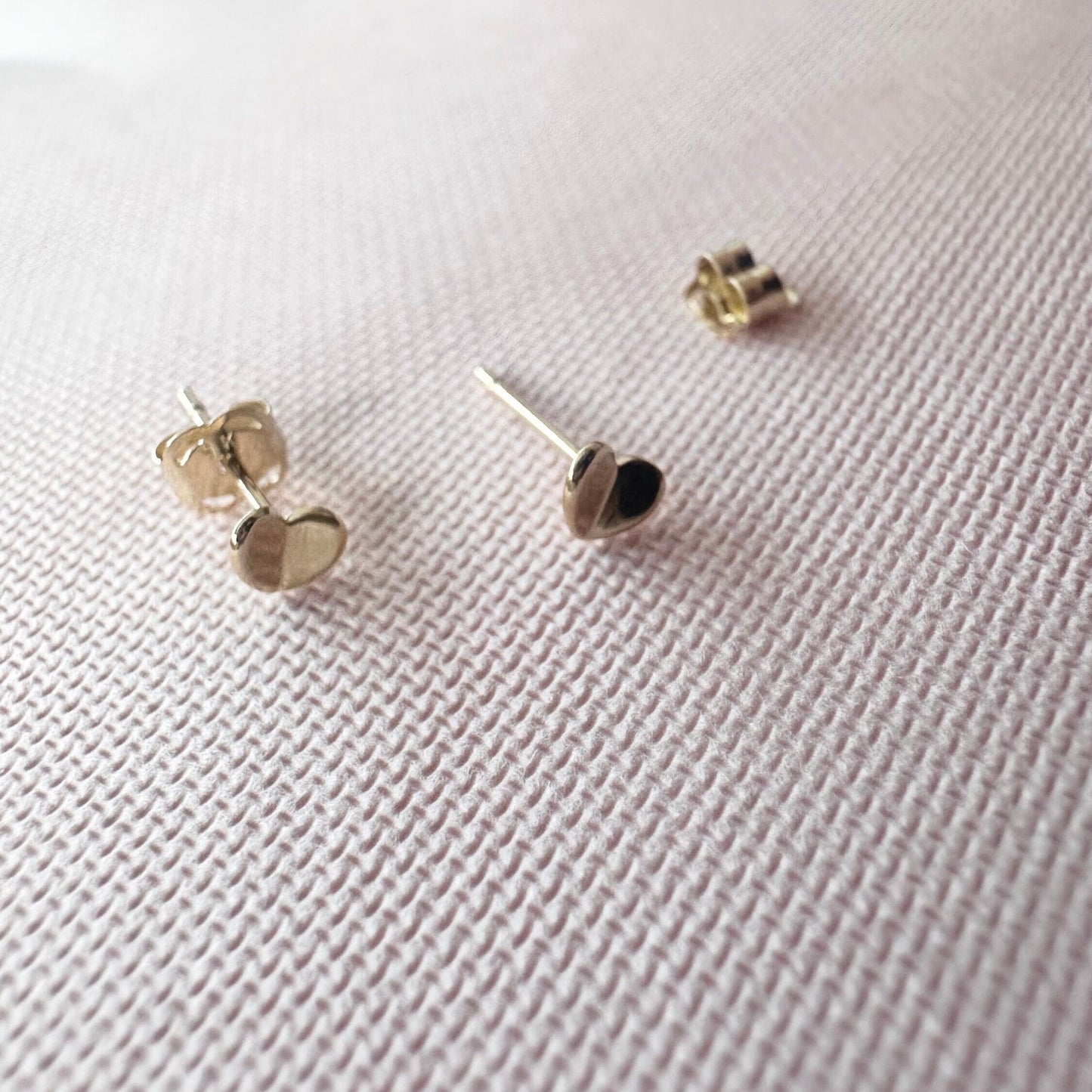 9k Gold Heart Studs