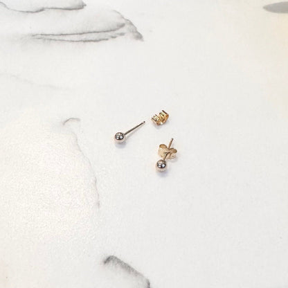 9 Karat Gold Sphere Studs: 3mm Polished Gold Earrings