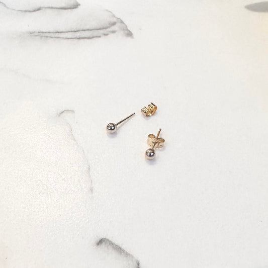 9 Karat Gold Sphere Studs: 3mm Polished Gold Earrings